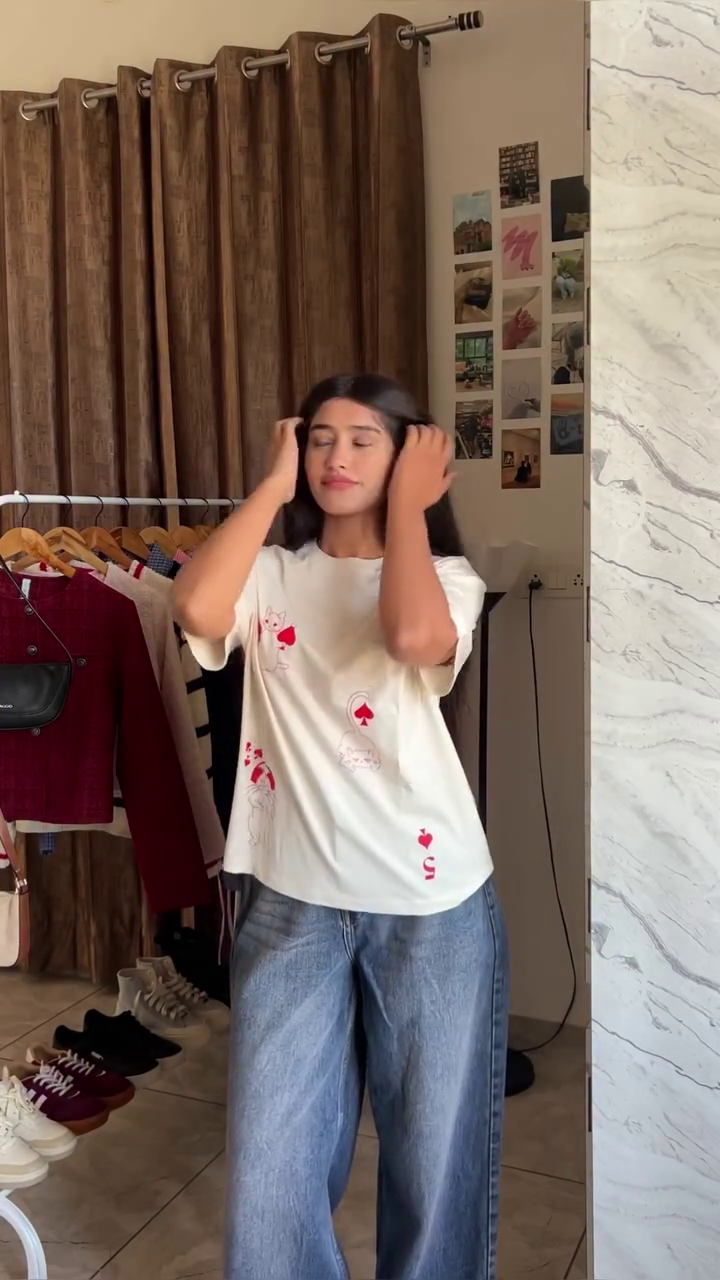 Blue 32 Graphic Oversized T-Shirt