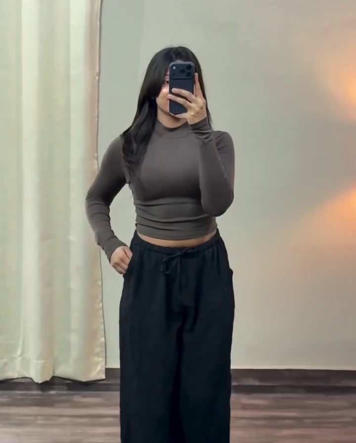 Cocoa Sleek Highneck Top