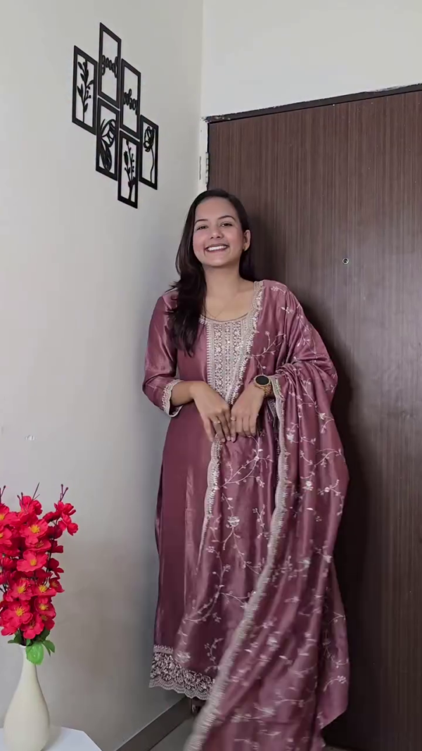 1046 (1) Dusty Rose Embroidered Kurta Set
