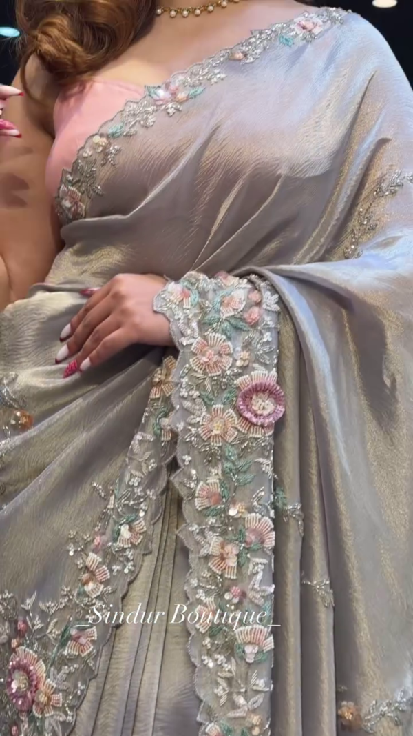 1146-3.png Pearlescent Grace: Contemporary Floral Embellished Silk Saree