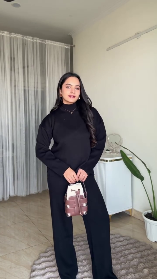 Chic Black Knitted Co-Ord Set – Sweater with Wide-Leg Trousers