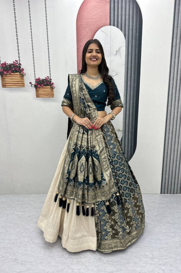 Pc-560_8_bcd8ff2e-0285-4700-81d1-514a7d0dc7d7.jpg Rama Green Lehenga Saree Set – Royal Elegance with Modern Flair