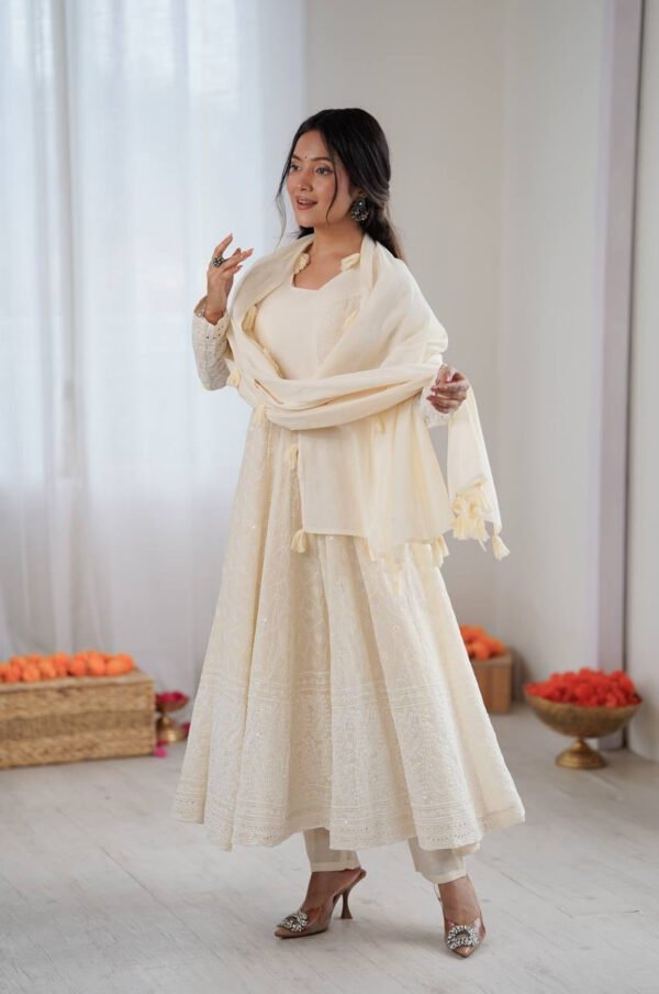 SRK-5332WHITE_1.jpg Off White Lucknowi Anarkali Suit Set