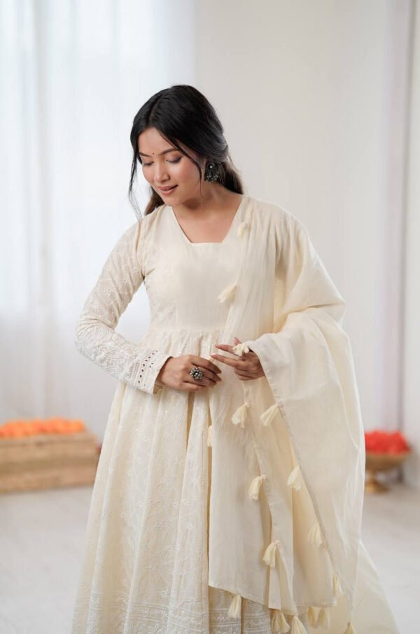 SRK-5332WHITE_6.jpg Off White Lucknowi Anarkali Suit Set