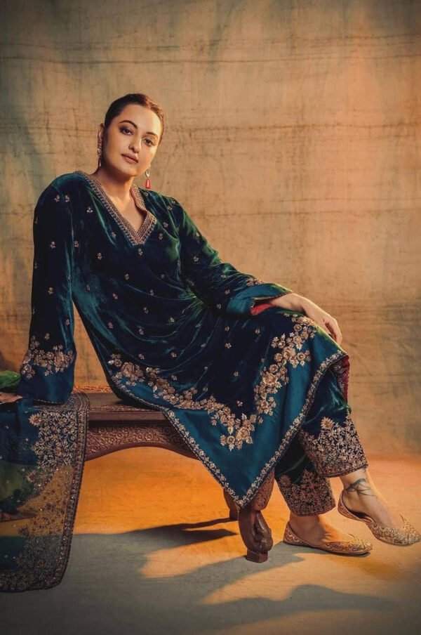 TD-6089_1.jpg Sonakshi Sinha Inspired Rama Green Velvet Kurta Set