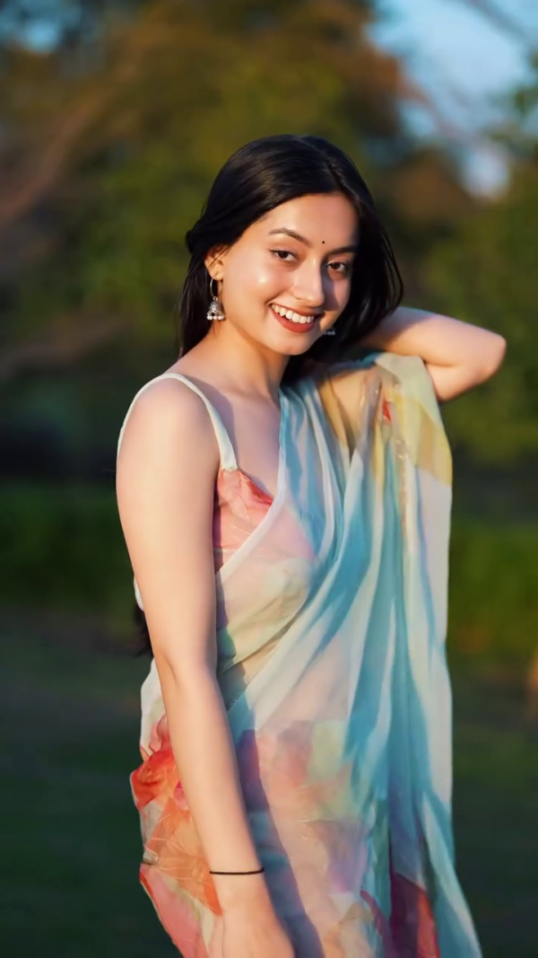 2921 (3) Pastel Bloom Saree